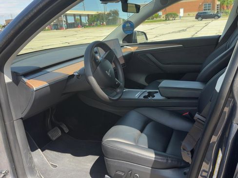 Used 2023 Tesla Model Y Long Range AWD/4WD image 9