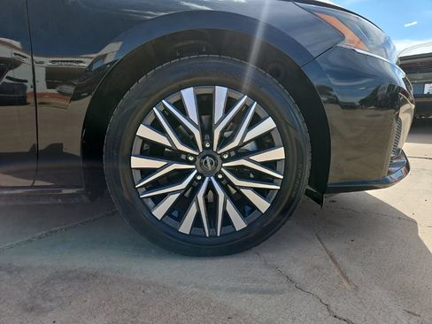 Used 2024 Nissan Altima 2.5 SV FWD image 10