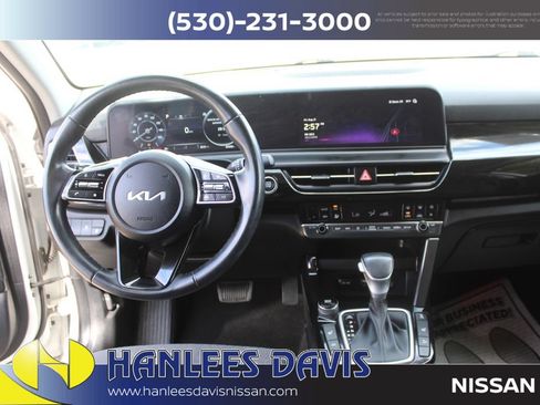 Used 2024 Kia Seltos S AWD/4WD image 16