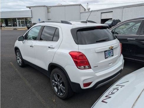 Used 2019 Chevrolet Trax LT w/ LT Convenience Package FWD image 40