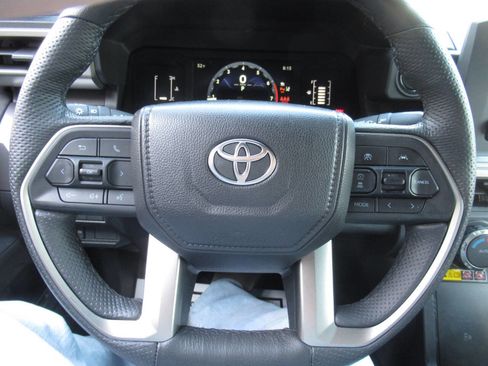 Used 2024 Toyota Tacoma SR5 AWD/4WD image 26