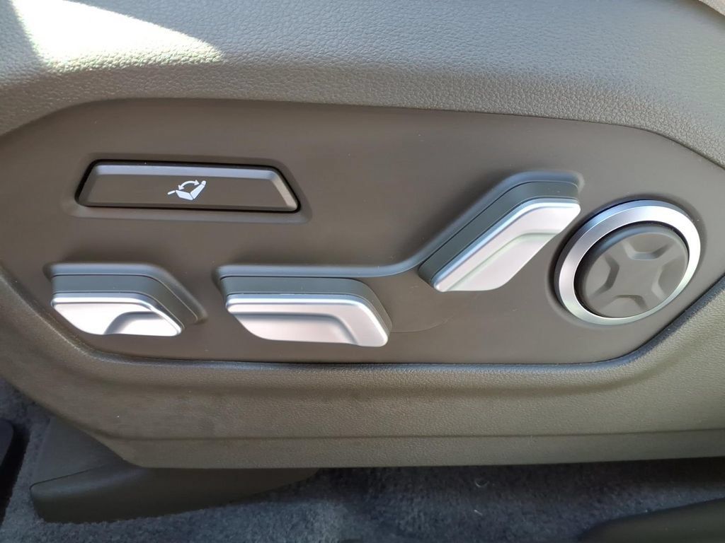 Used 2025 Hyundai Santa Fe Calligraphy AWD/4WD image 15