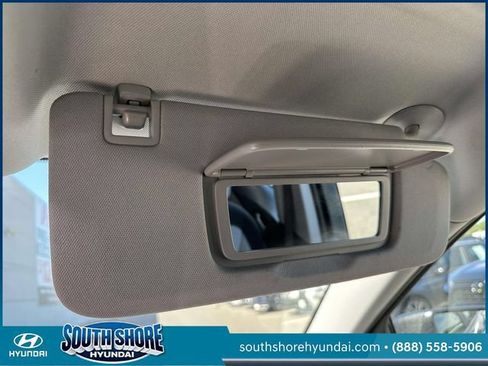 Used 2023 Chevrolet Equinox LS AWD/4WD image 37