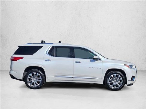 Used 2018 Chevrolet Traverse Premier w/ Driver Confidence II Package FWD image 4