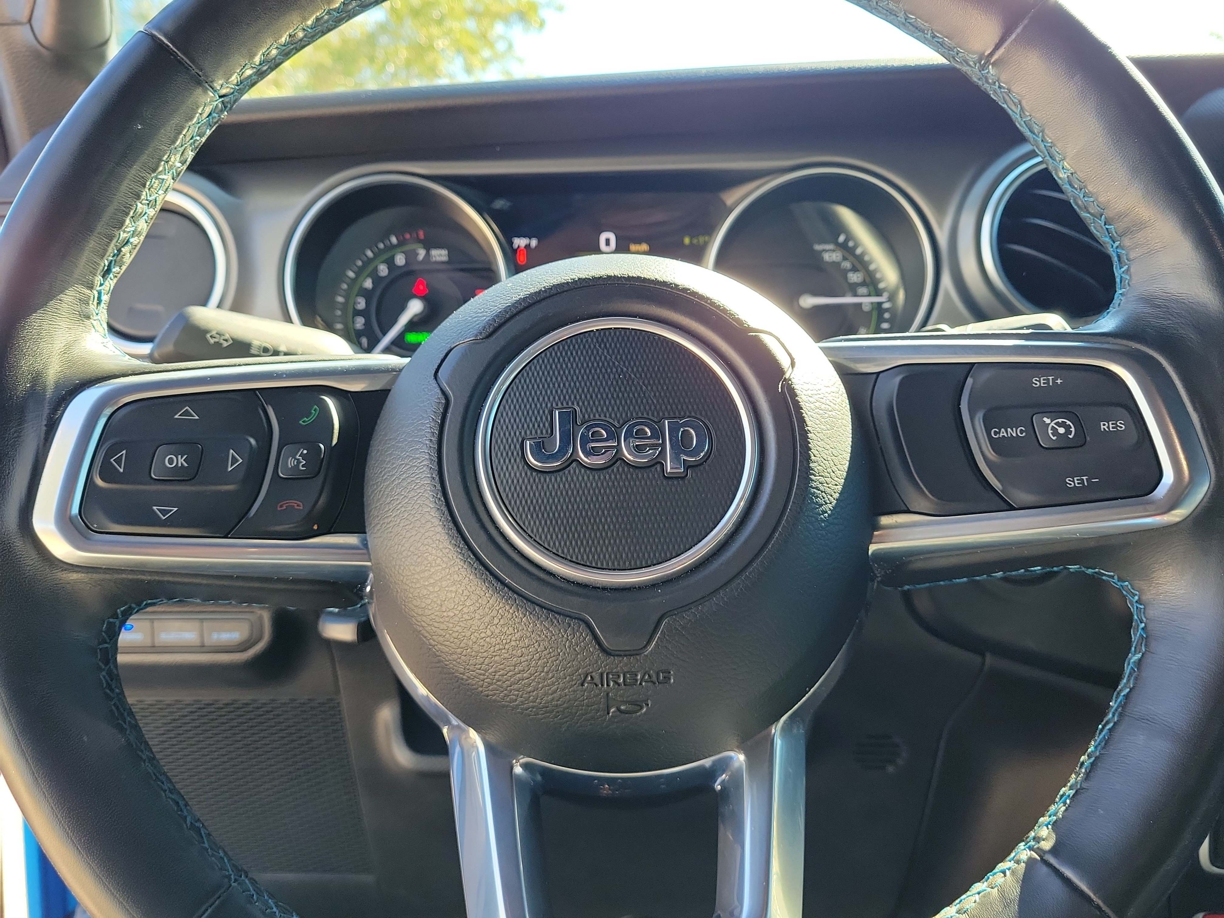 Used 2021 Jeep Wrangler Unlimited Rubicon 4xe w/ Cold Weather Group AWD/4WD image 22