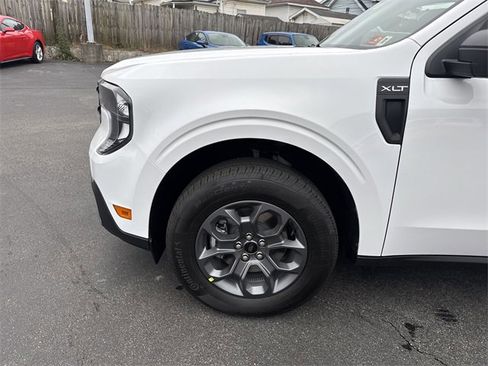 New 2025 Ford Maverick XLT image 9