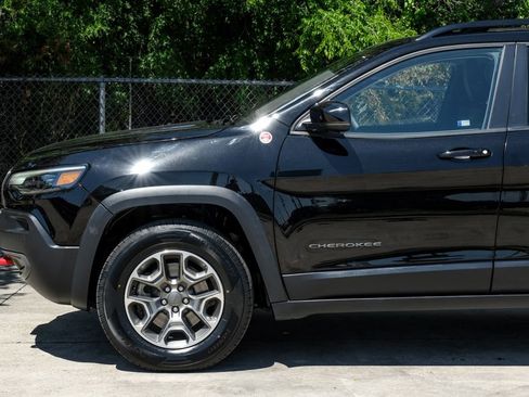 Used 2022 Jeep Cherokee Trailhawk w/ Sun, Sound & Nav Group AWD/4WD image 22