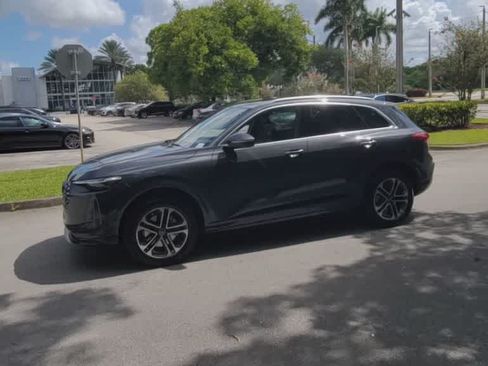 Certified 2025 Audi Q5 Premium Plus w/ Premium Plus AWD/4WD image 4