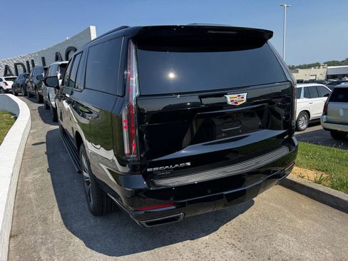 New 2026 Cadillac Escalade ESV Sport AWD/4WD image 8