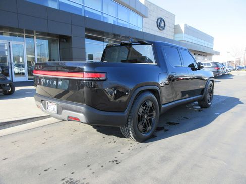 Used 2022 Rivian R1T Adventure image 11