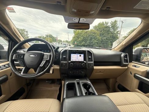 Used 2017 Ford F150 XLT w/ Equipment Group 302A Luxury AWD/4WD image 21