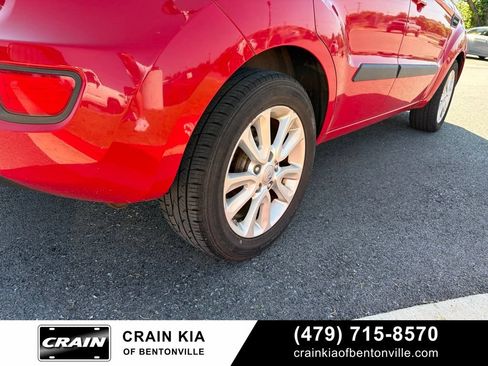 Used 2013 Kia Soul + FWD image 7