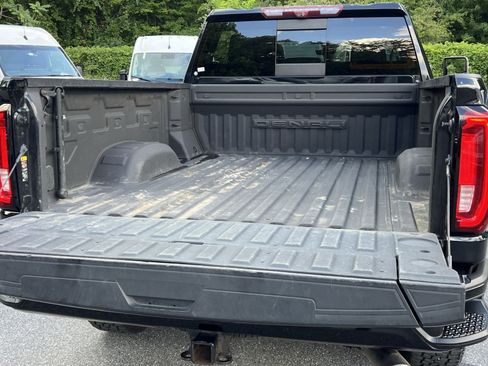 Used 2022 GMC Sierra 2500 Denali w/ Denali Ultimate Package AWD/4WD image 31