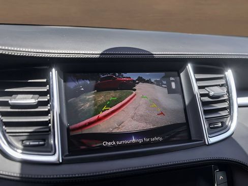 Used 2021 INFINITI QX50 Luxe FWD image 17