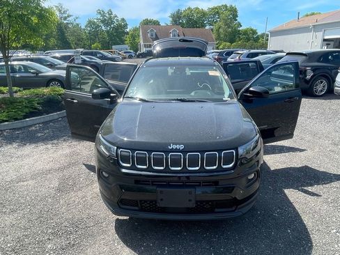 Used 2022 Jeep Compass Latitude w/ Convenience Group AWD/4WD image 29