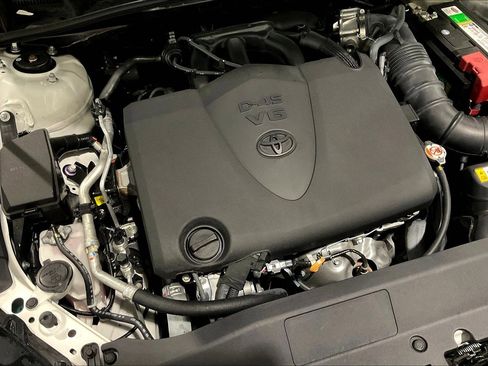 Used 2020 Toyota Camry XLE FWD image 30