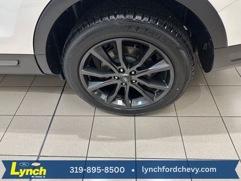 Used 2019 Ford Explorer XLT w/ Equipment Group 202A image 31