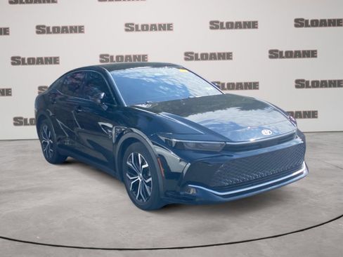 Used 2024 Toyota Crown XLE image 2