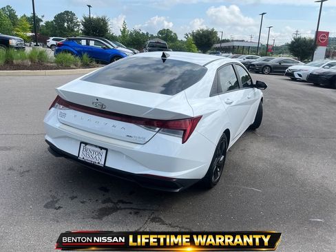 Used 2022 Hyundai Elantra Blue FWD image 8