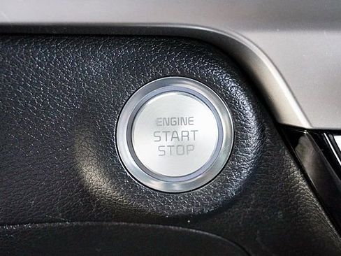 Used 2023 Kia Telluride EX w/ EX Captain's Chair Package image 32