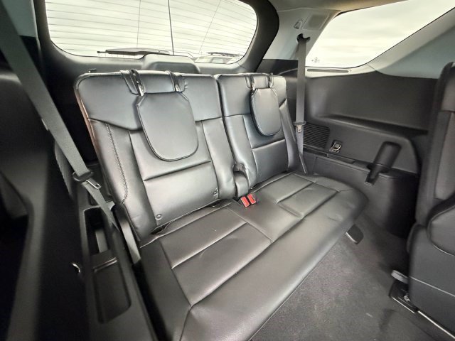 Used 2021 Ford Explorer Limited w/ Equipment Group 301A RWD image 17