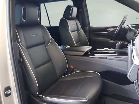Used 2021 Cadillac Escalade Sport w/ LPO, ONYX Package AWD/4WD image 20