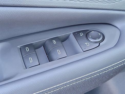 New 2026 Chevrolet Blazer EV LT image 12