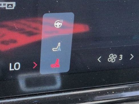 Certified 2025 Ford Expedition Active AWD/4WD image 22