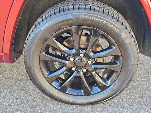 Used 2020 Jeep Grand Cherokee Altitude image 34