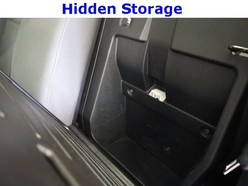 Used 2017 Toyota Tacoma SR image 27