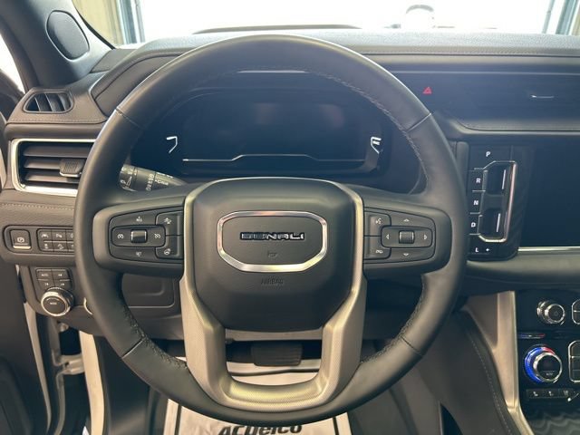 Used 2024 GMC Yukon Denali AWD/4WD image 17