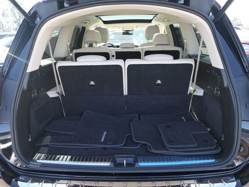 Used 2024 Mercedes-Benz GLS 580 4MATIC image 28