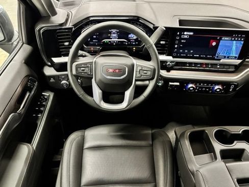 Used 2026 GMC Sierra 1500 SLT AWD/4WD image 12