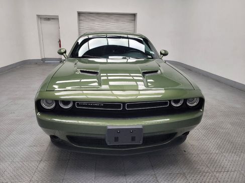 Used 2019 Dodge Challenger SXT image 14
