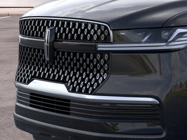 New 2025 Lincoln Navigator Reserve AWD/4WD image 17