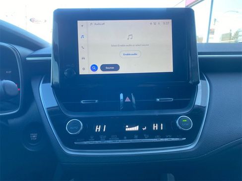 Used 2024 Toyota Corolla Cross XLE image 23