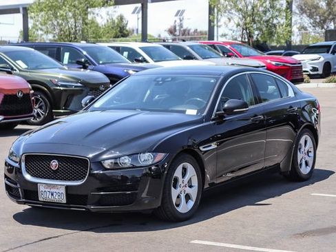 Used 2018 Jaguar XE RWD image 3