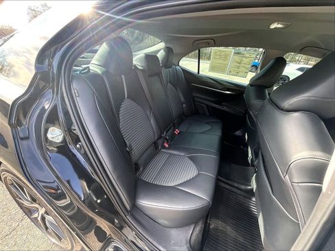 Used 2023 Toyota Camry SE image 17