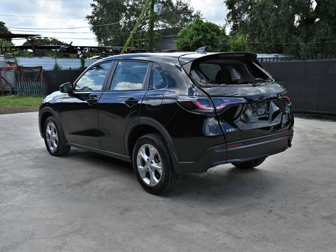 Used 2023 Honda HR-V LX image 3