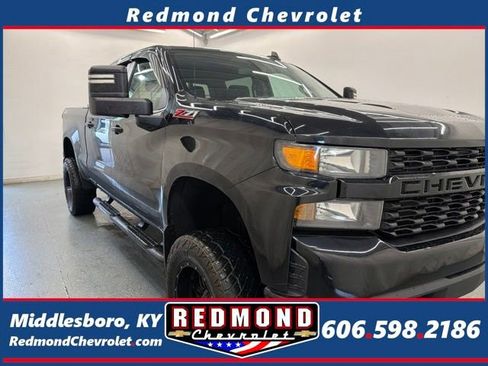 Used 2021 Chevrolet Silverado 1500 Custom Trail Boss w/ Midnight Edition AWD/4WD image 1