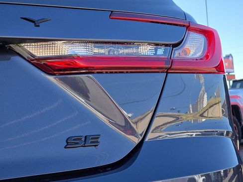 Used 2026 Toyota Camry SE w/ Convenience Package image 11