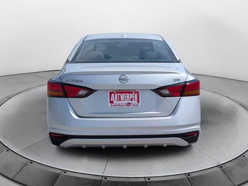 Used 2024 Nissan Altima 2.5 SV FWD image 4