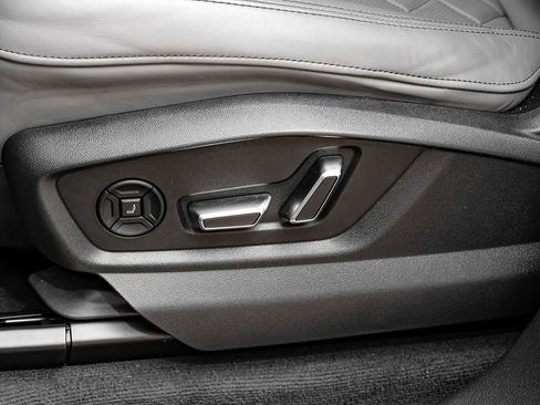 Used 2021 Audi SQ8 Prestige image 28