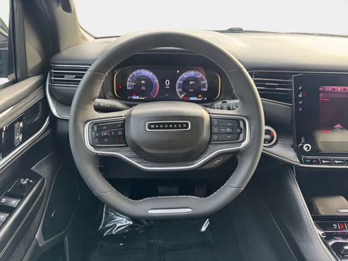 Used 2024 Jeep Wagoneer Series II w/ Flexible Seating Group AWD/4WD image 16