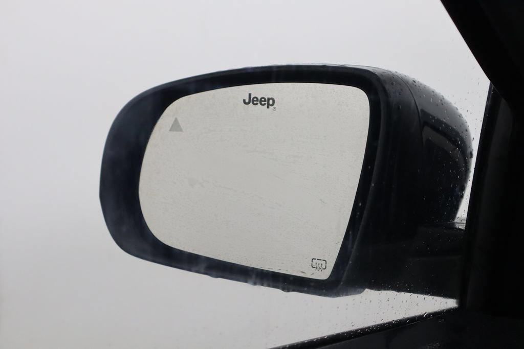 Used 2024 Jeep Compass Latitude AWD/4WD image 39
