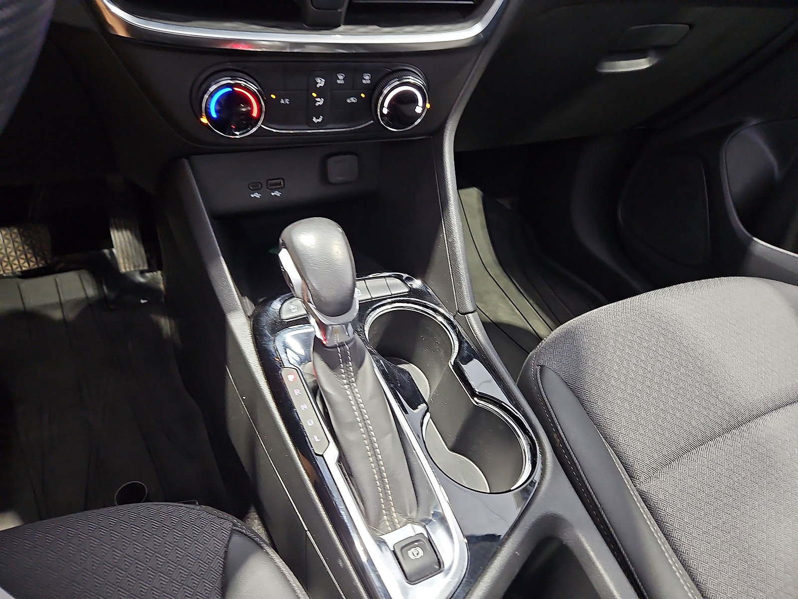 Used 2024 Buick Encore GX Preferred AWD/4WD image 21