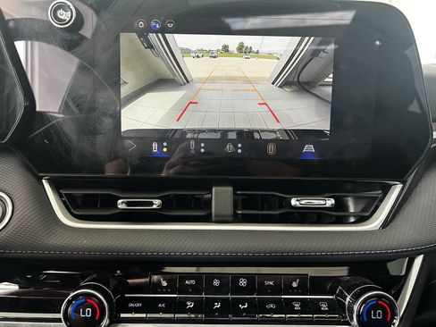 Used 2026 Chevrolet Equinox LT w/ Convenience Package II FWD image 14