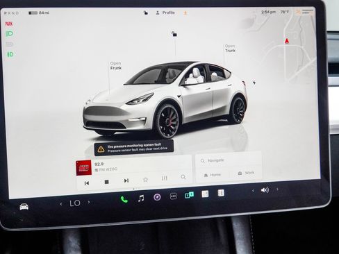 Used 2023 Tesla Model Y Performance AWD/4WD image 18