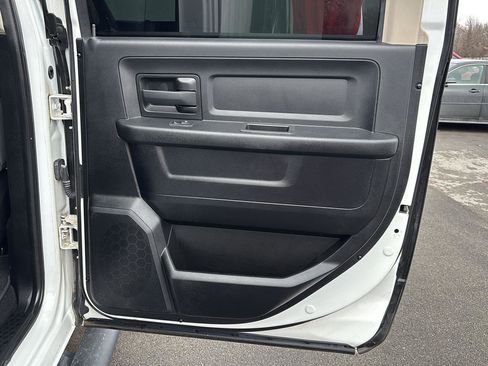 Used 2018 RAM 2500 Tradesman w/ Chrome Appearance Group image 21