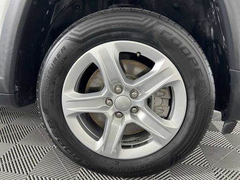 Used 2023 Jeep Compass Sport AWD/4WD image 15